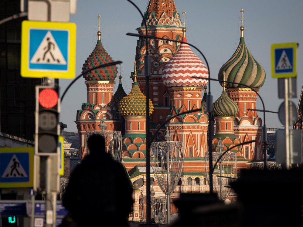 МНР предупредува: Граѓаните да не патуваат во Русија