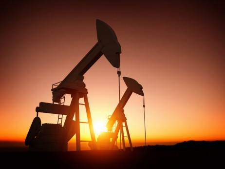 И покрај загриженоста, нафтата ги дополнува загубите