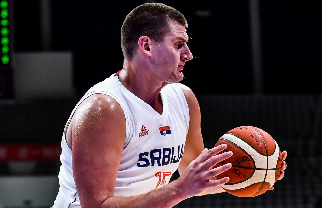 Документарец на „Нетфликс“ за кошаркарското славење на Србија во Париз