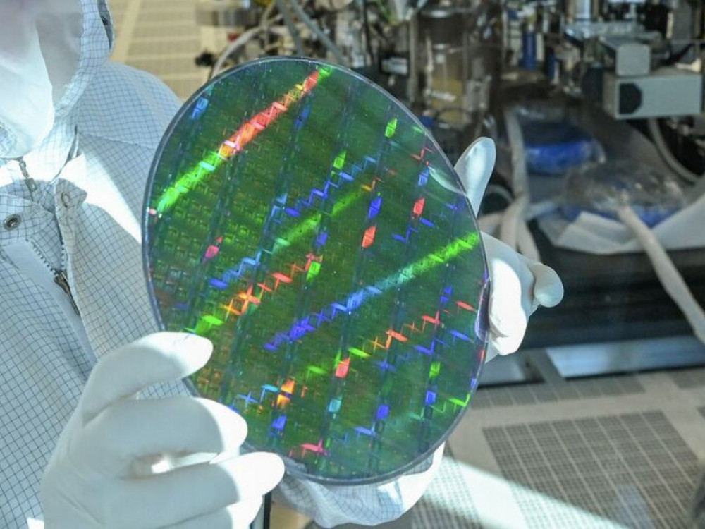 Ограничениот извоз на метали од Кина е проблем за технологијата