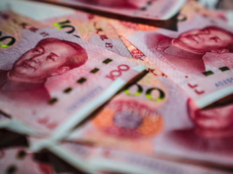 Кина ги намали таксите на акциските фондови за да го живне пазарот
