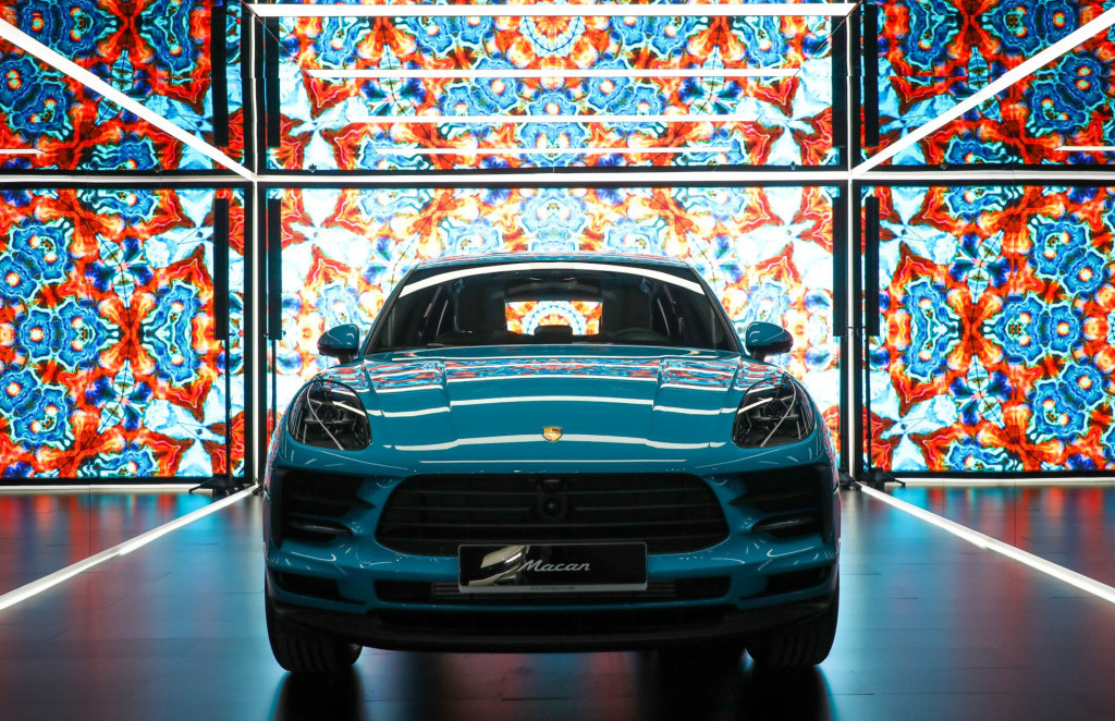 Порше ги освојува водните патишта со електричен брод од 655.000 долари