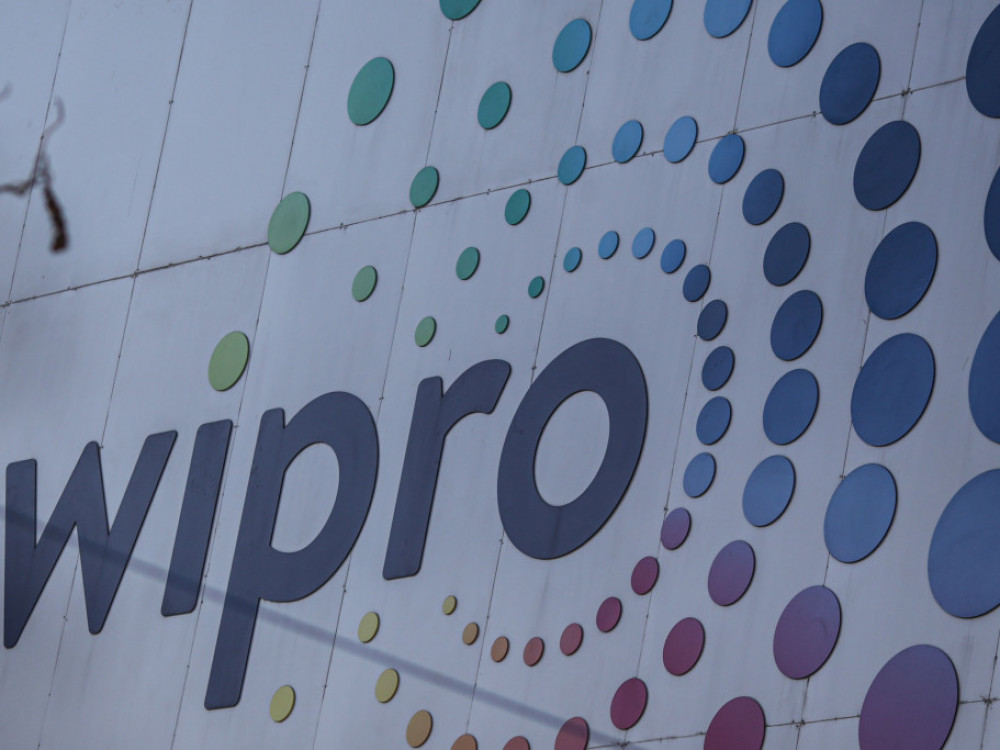 Индиска ИТ компанија одвои милијарда долари за обука на вработените за ВИ