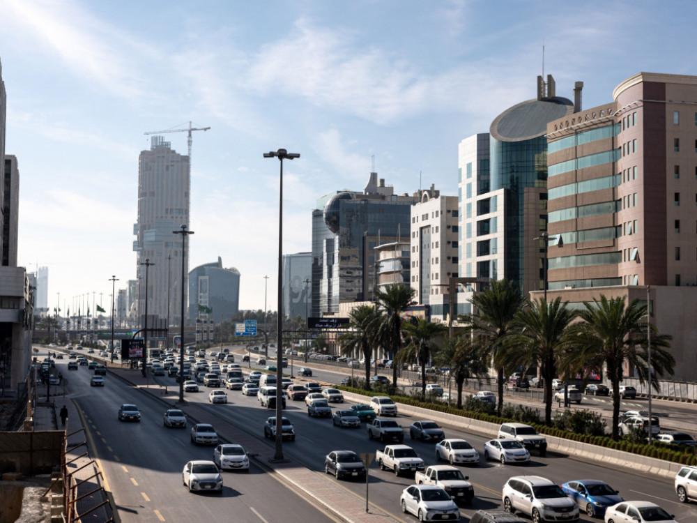 Падот на цените на нафтата ја забави економијата на Саудиска Арабија