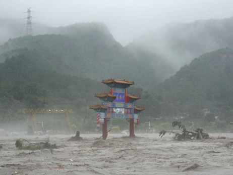 Смртоносни бури го погодија Пекинг