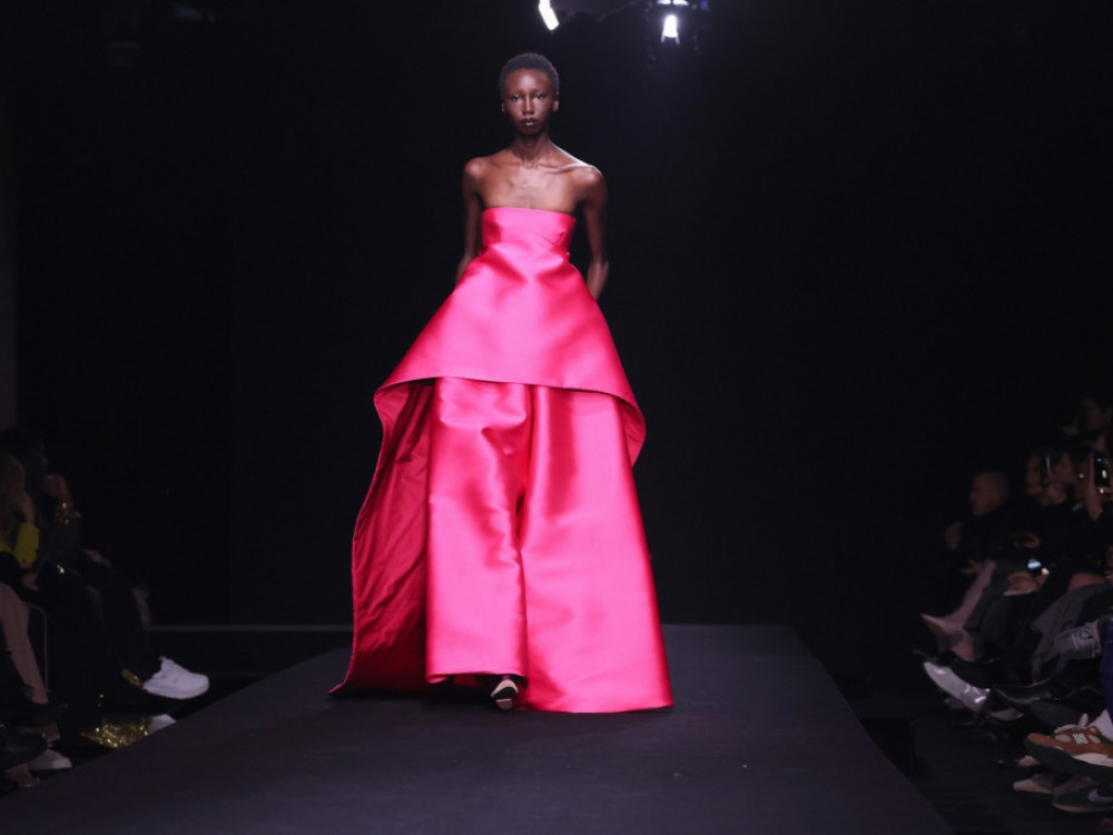 „Гучи“ очекува розова иднина со „Валентино“