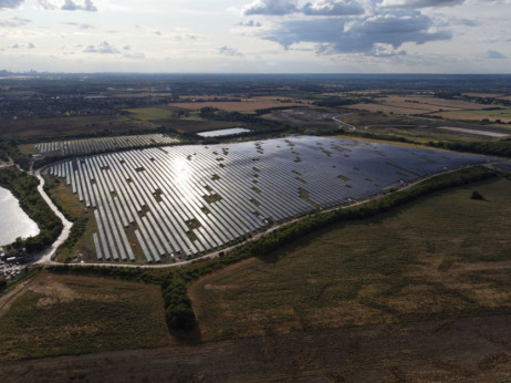 Соларна електрана изградена врз ѓубре ќе го снабдува Лондон со струја