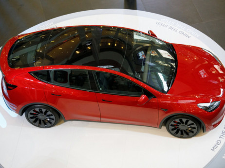 „Тесла“ повторно ги намали цените на автомобилите во Кина