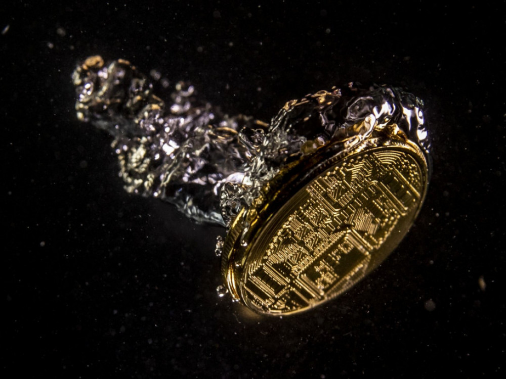 Биткоинот падна под 28.000 долари за првпат од крајот на јуни