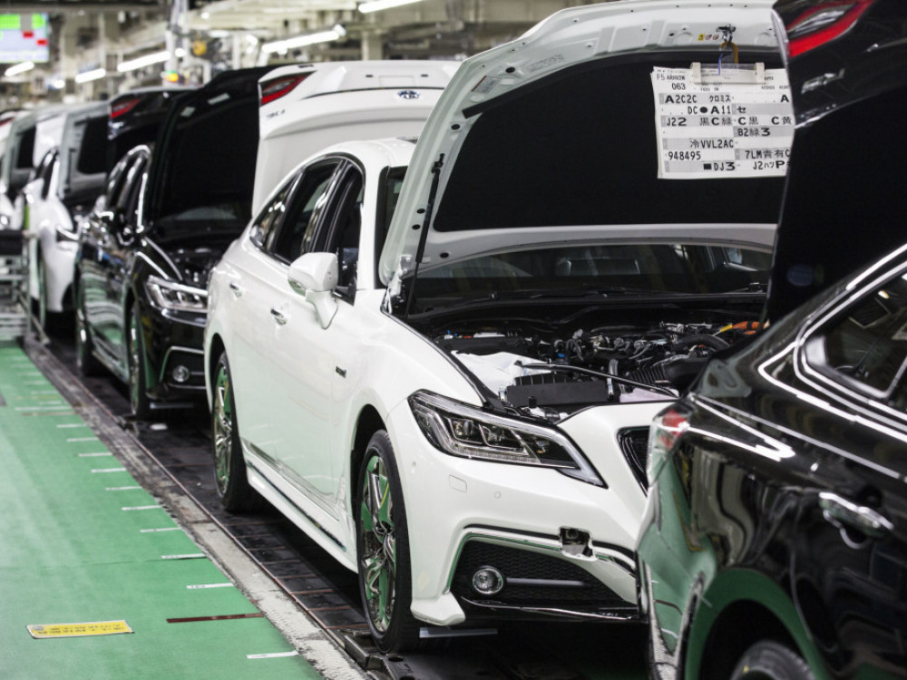 „Тојота“ го прекинува производството на автомобили во 14 фабрики