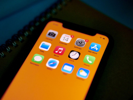 „Епл“ не успеа да ја укине колективната тужба за батериите на ајфоните