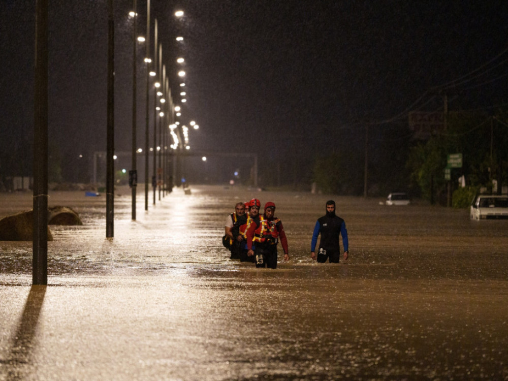 Климатските промени го отежнуваат прогнозирањето на екстремни бури