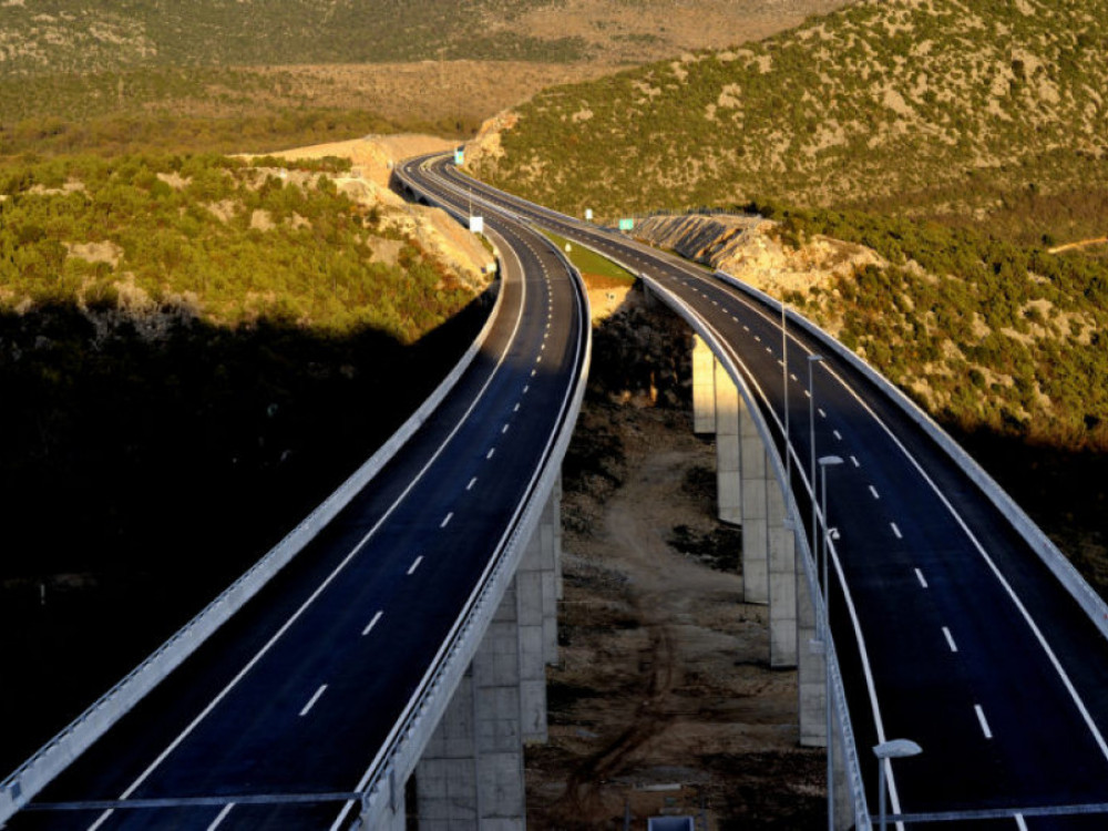 Дали се појавува нов автопат на братство и единство?