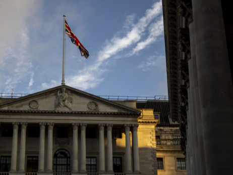 Банката на Англија не ги промени каматните стапки за првпат по речиси две години