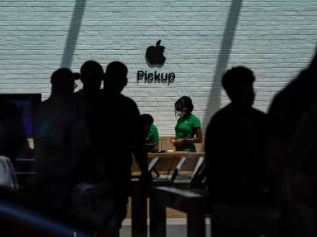 „Епл“ им дава помали зголемувања на вработените по пандемијата