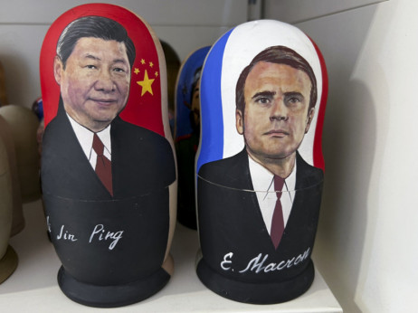 Макрон ја турка Европа во борба со Кина