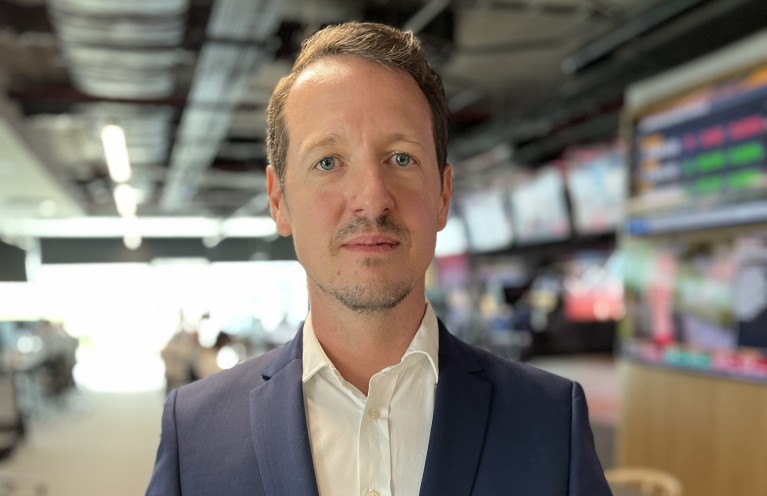 Како принцот Филип се фасцинира од најстарата дигитална валута