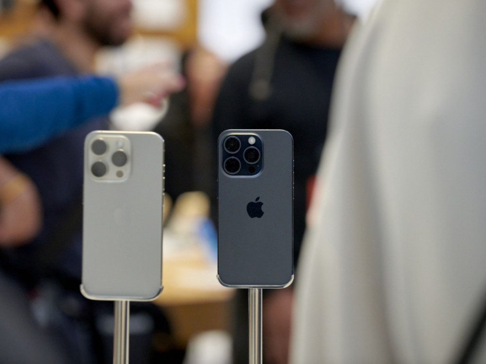 Корисници се жалат дека новиот „ајфон 15 про“ се прегрева