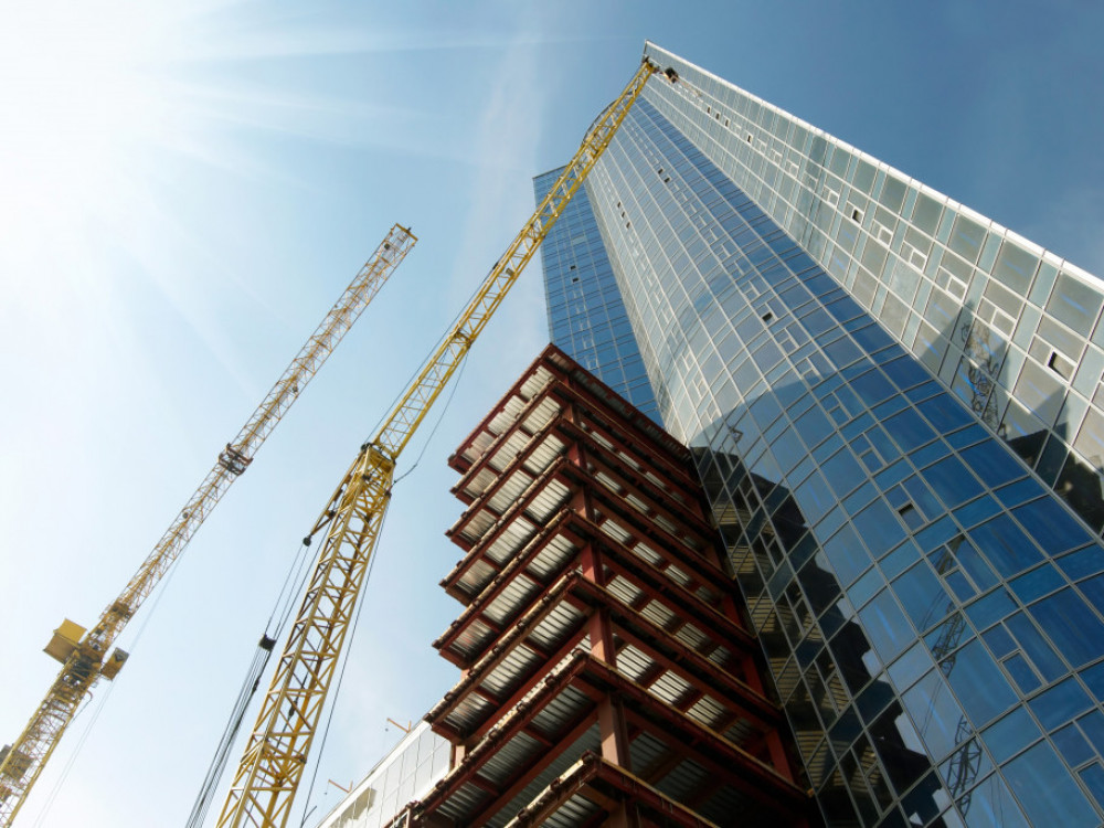 Кои фактори ја забавуваат острата корекција на цената на становите?