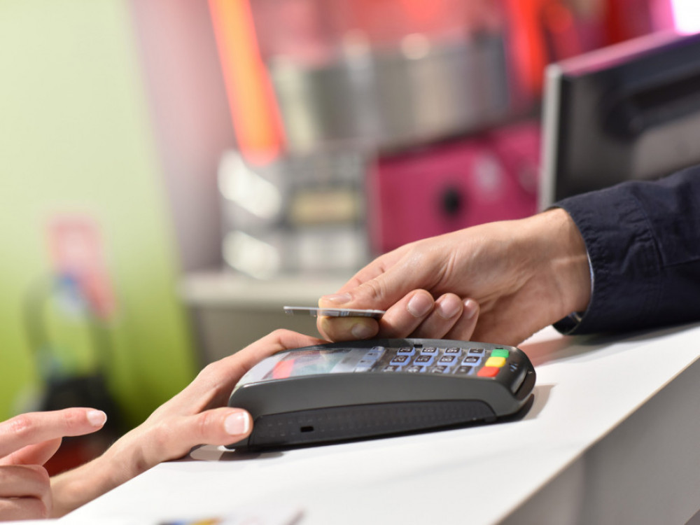 Малите трговци не ги засакаа картичките - велат дека не им се исплати