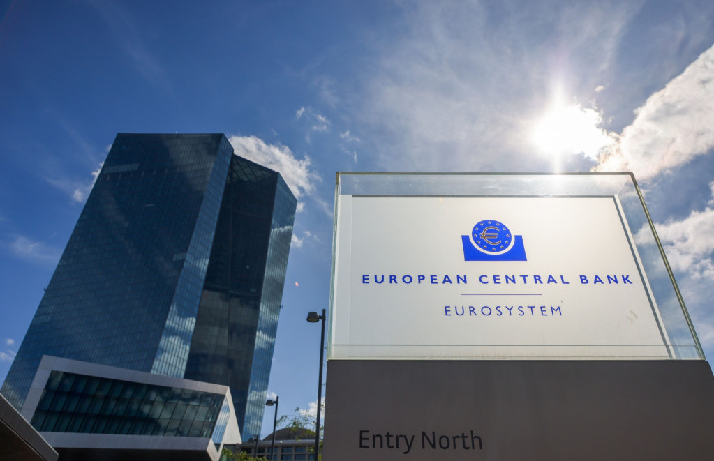 Дали ЕЦБ ја вади тешката артилерија во борбата против вишокот ликвидност?