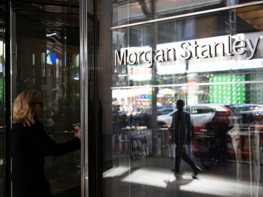 „Морган Стенли“ ја зголеми платата на директорот во заминување на 37 милиони долари