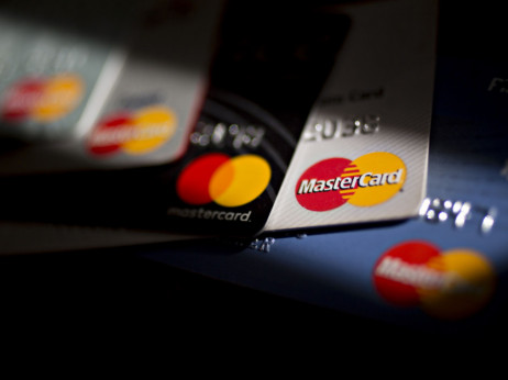 „Мастеркард“ повторно ги овозможи плаќањата со криптовалути на „Бајненс“