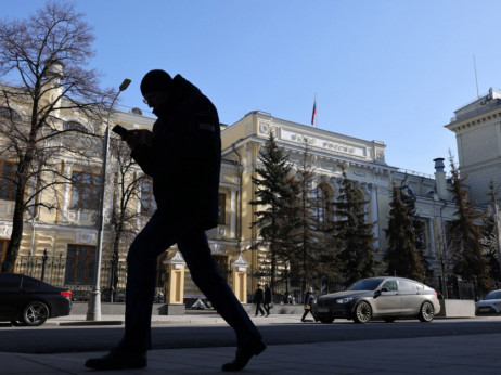 Русија ги зголеми каматните стапки и покрај најголемиот раст на валутата во светот