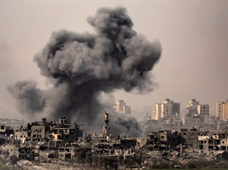 Израел изврши воздушен напад врз Сирија, Нетанјаху се соочува со критики