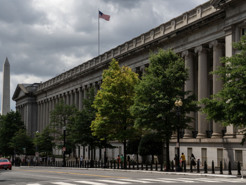 Функционери на Фед сигнализираат намалување на каматите по слабите бројки за вработеноста