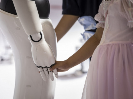 Кина сака да создаде напредни хуманоидни роботи до 2025 година
