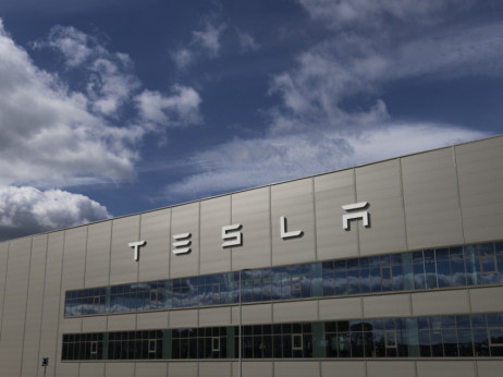 „Тесла“ ќе произведува електрични автомобили од 25.000 евра во Берлин