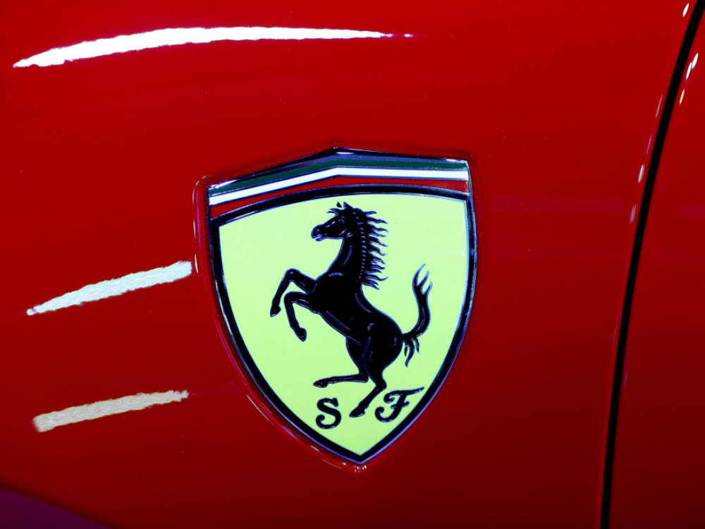 Ферари автомобил од 1962 година продаден за рекордни 51,7 милиони долари