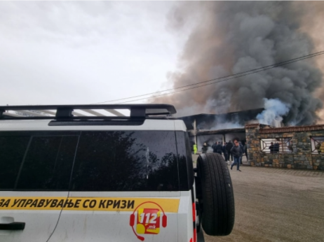 Пожарот во фабриката кај тетовско Фалише сè уште активен