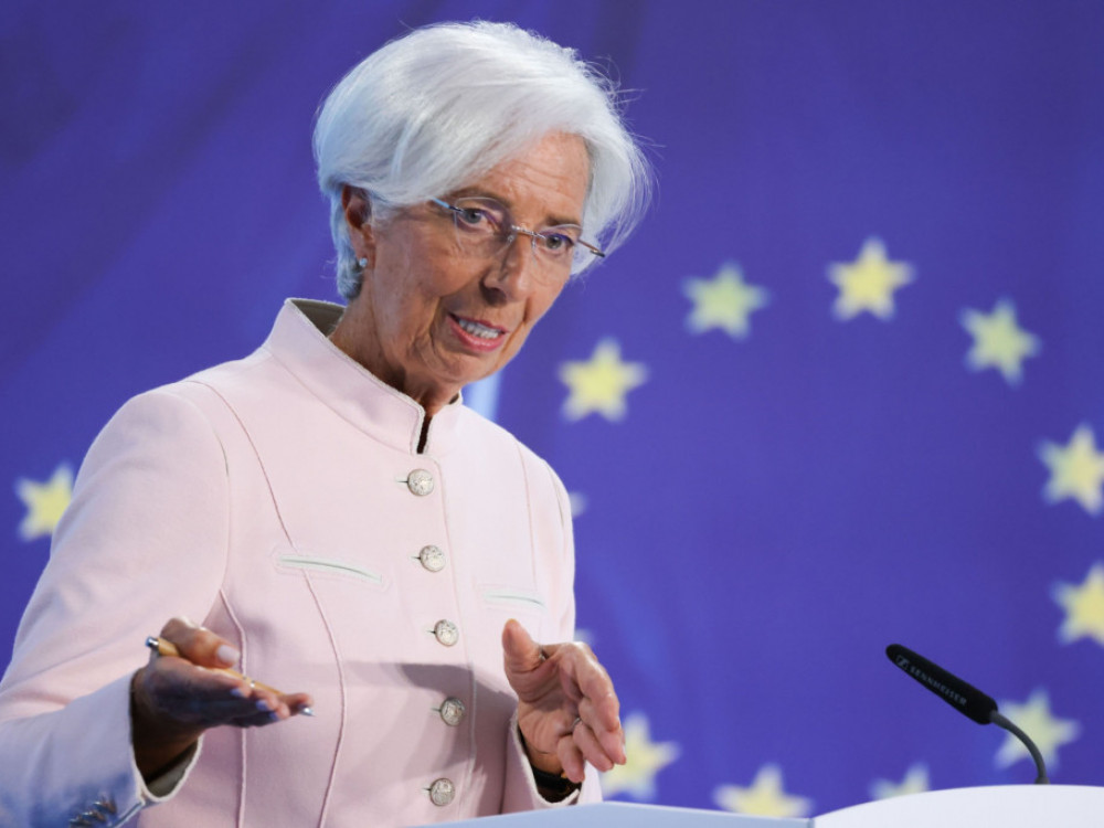 Економистите предвидуваат натамошно забавување на инфлацијата во еврозоната