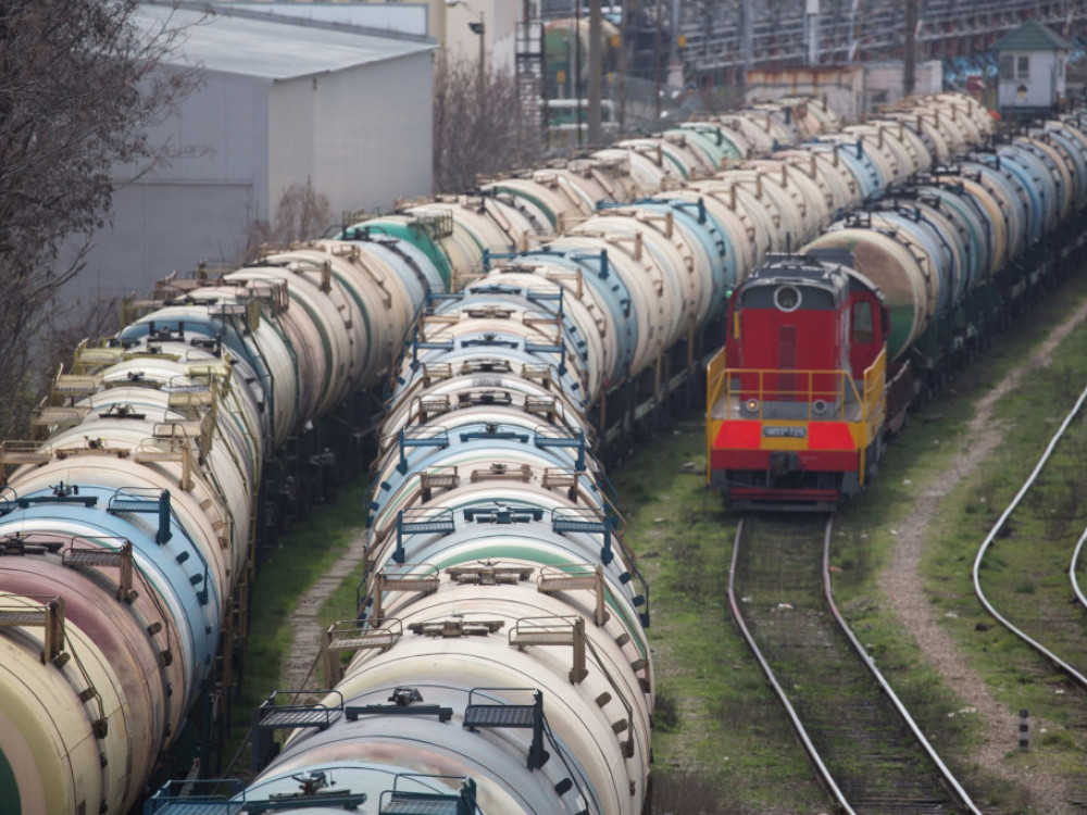 Европа го зголемува увозот на дизел и авиогориво пред руските санкции
