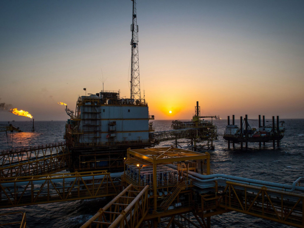 Нафтата стабилна по тридневниот пад, Ријад ги брани резовите на ОПЕК+