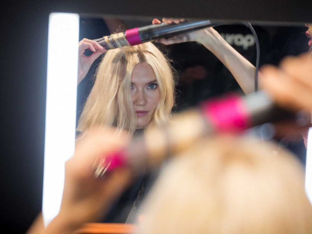 Зошто пеглата за коса „дајсон ерврап“ треба да чини 1.000 долари?