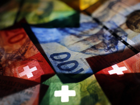 Швајцарскиот франк најсилен во однос на еврото во последните девет години