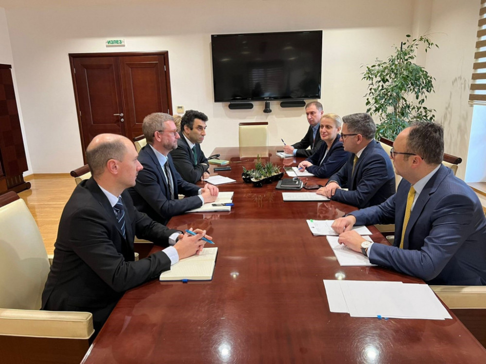 Со пари од ЕБОР, ЕИБ и од ЕУ ќе се заврши железничката пруга кон Бугарија