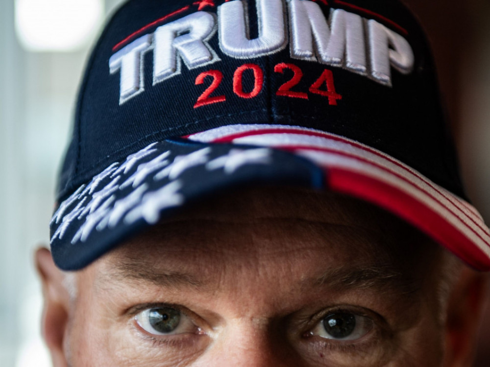 Трамп е подобар избор за американската економија, покажува анкета на „Фајненшл тајмс“