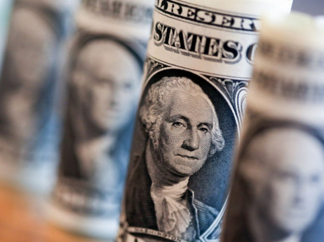 Од „Голдман“ велат дека борбата против инфлацијата ќе го зајакне доларот