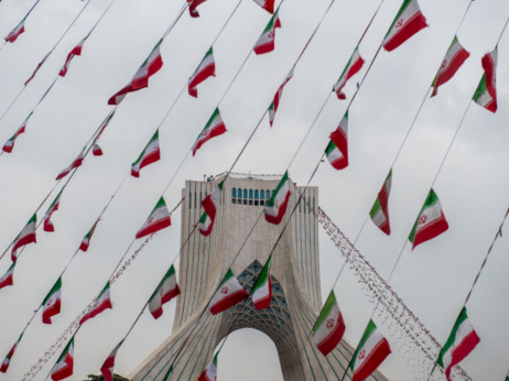 Петдневна жалост во Иран, во рок од 50 дена ќе се избира нов претседател