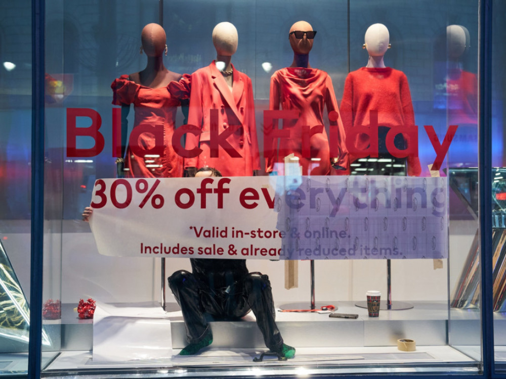 Проблемот со пластиката во модната индустрија не е само во кесите!