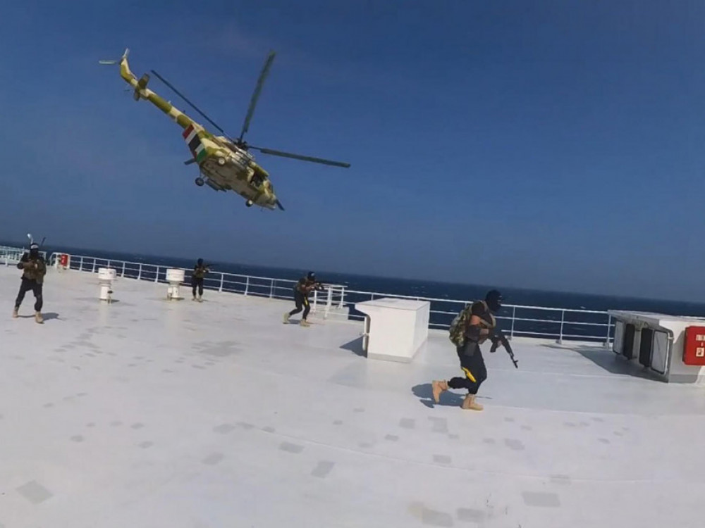 САД продолжија со нападите врз Хутите во Јемен