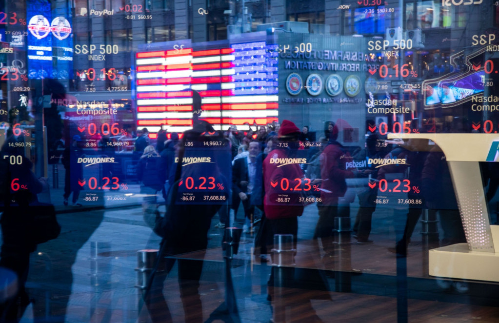 Податоците за инфлацијата ги потопија американските берзи