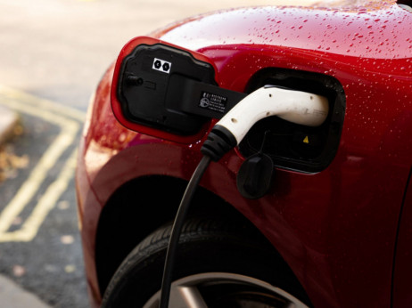 Осигурувањето на електрични возила поскапува побрзо отколку кај традиционалните модели