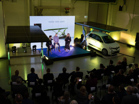 Хрватска компанија прва во ЕУ лансира мобилна соларна станица за полнење на е-возила