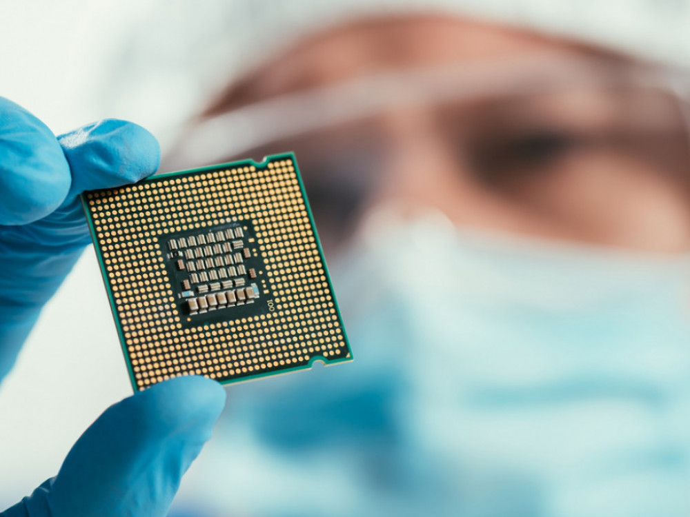 Маск гледа иднина во чиповите за луѓе, го делат ли тој став и нашите експерти