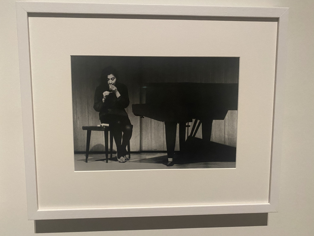 Со изложбата во Лондон, уметничките дела на Јоко Оно излегуваат од сенката на Џон Ленон